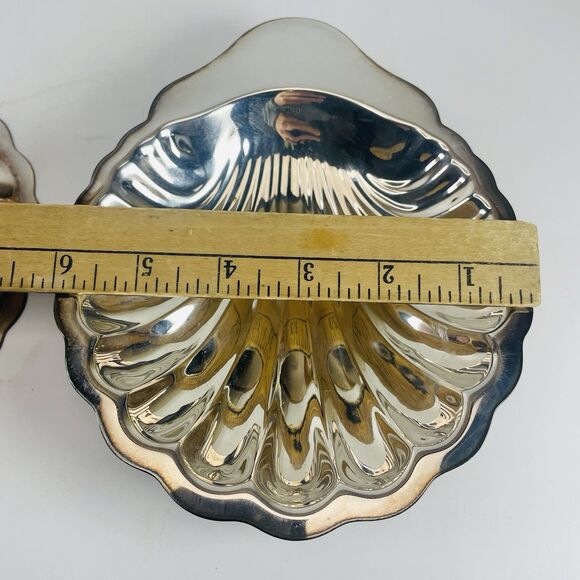 Vintage Oneida Silversmiths Clam Scallop Shell Shaped Candy Nut Dish Lot of 2 - Picture 7 of 9